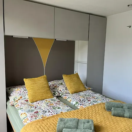 Cseresznyes Hazikok Apartmán