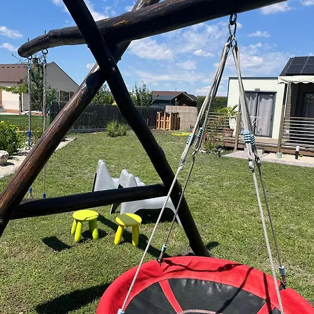 Cseresznyes Hazikok Apartment Lipót